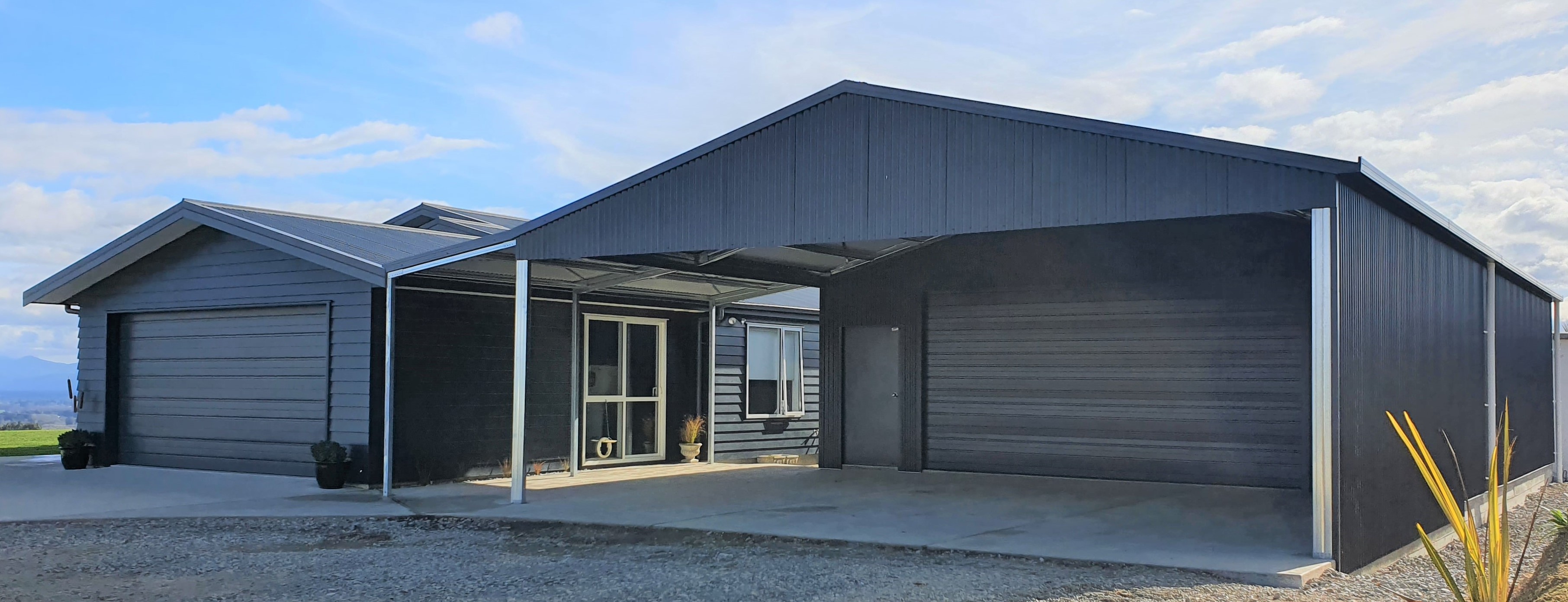 Double Garage w Garaport Awning