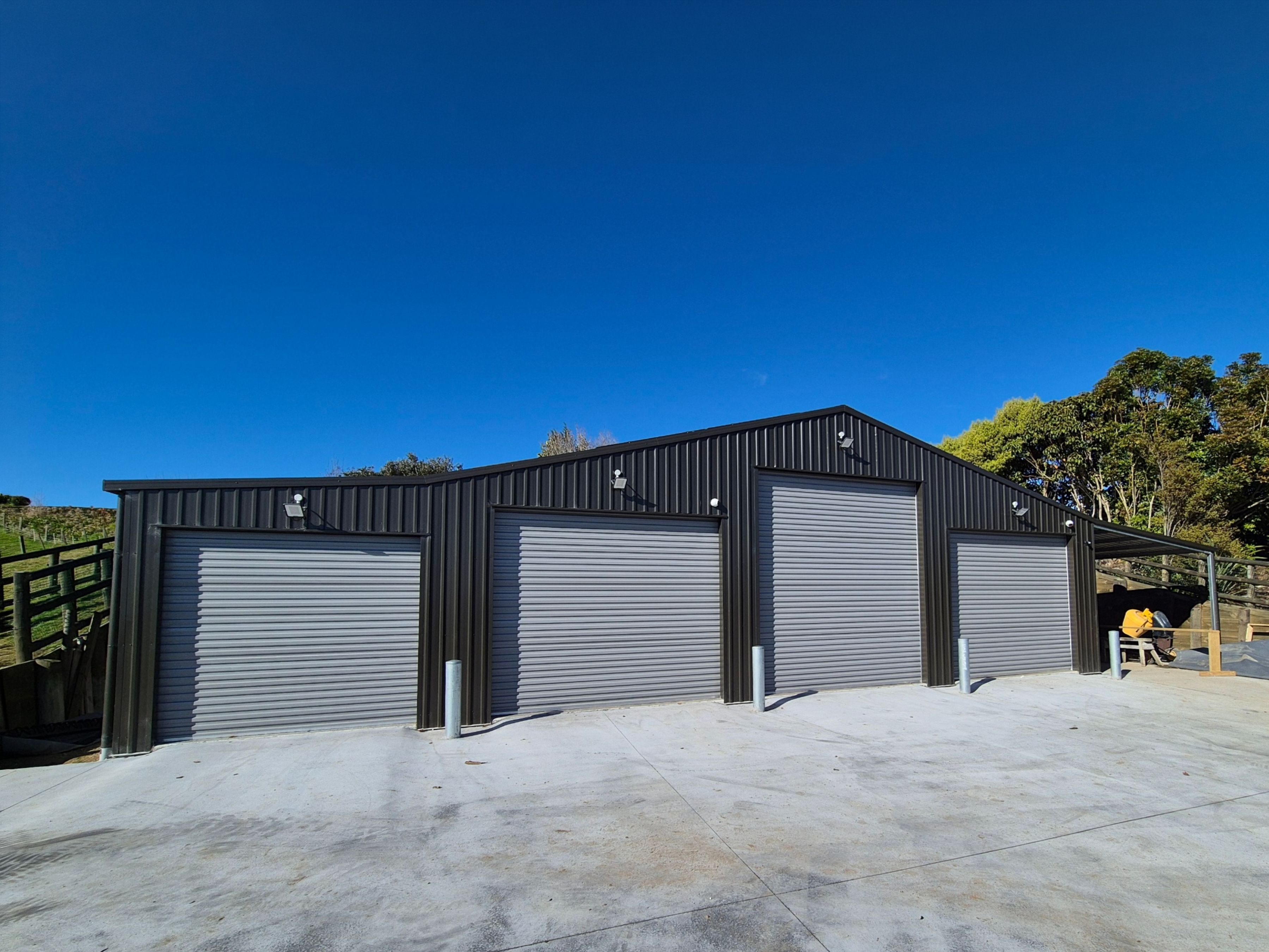 Valentine  12x10x3 (1open + 1 closed awning)